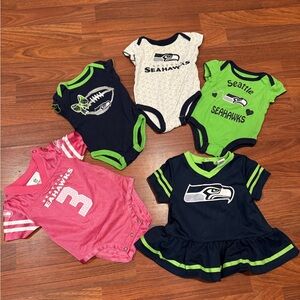 Seattle Seahawks Baby Onesie Set